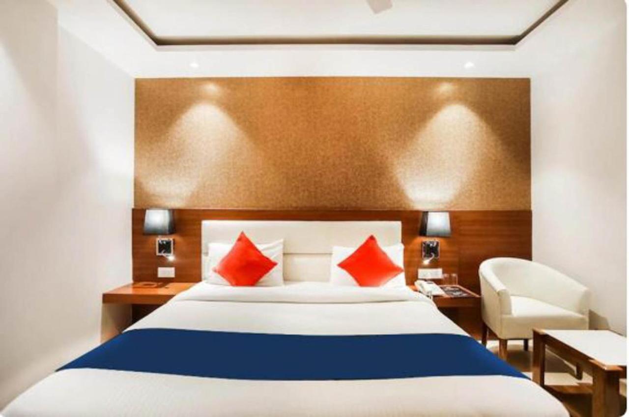 Hotel Royal Sky Luxury Near Delhi Airport Ню Делхи Екстериор снимка