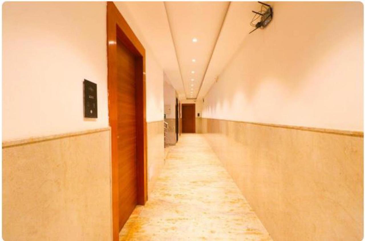Hotel Royal Sky Luxury Near Delhi Airport Ню Делхи Екстериор снимка