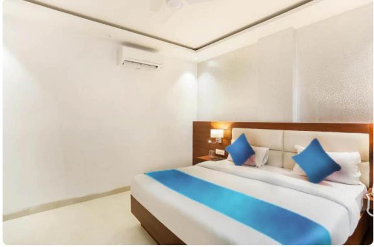 Hotel Royal Sky Luxury Near Delhi Airport Ню Делхи Екстериор снимка