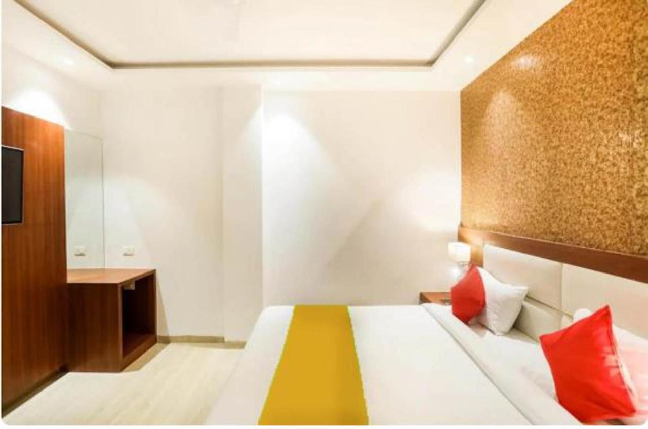 Hotel Royal Sky Luxury Near Delhi Airport Ню Делхи Екстериор снимка