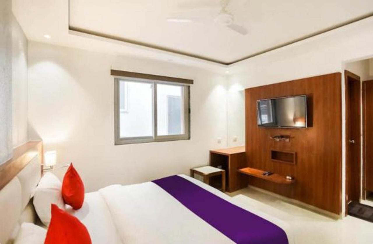 Hotel Royal Sky Luxury Near Delhi Airport Ню Делхи Екстериор снимка